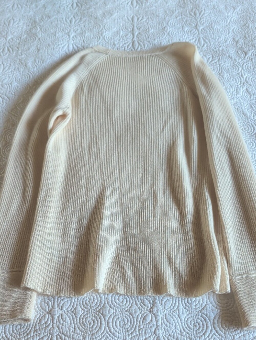 The Row Cashmere Cream Ribbed Crewneck Sweater - Repair needed! - Picture 4 of 9